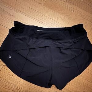 Lululemon Black Speed Up Shorts size 8, 2.5 inch inseam seam